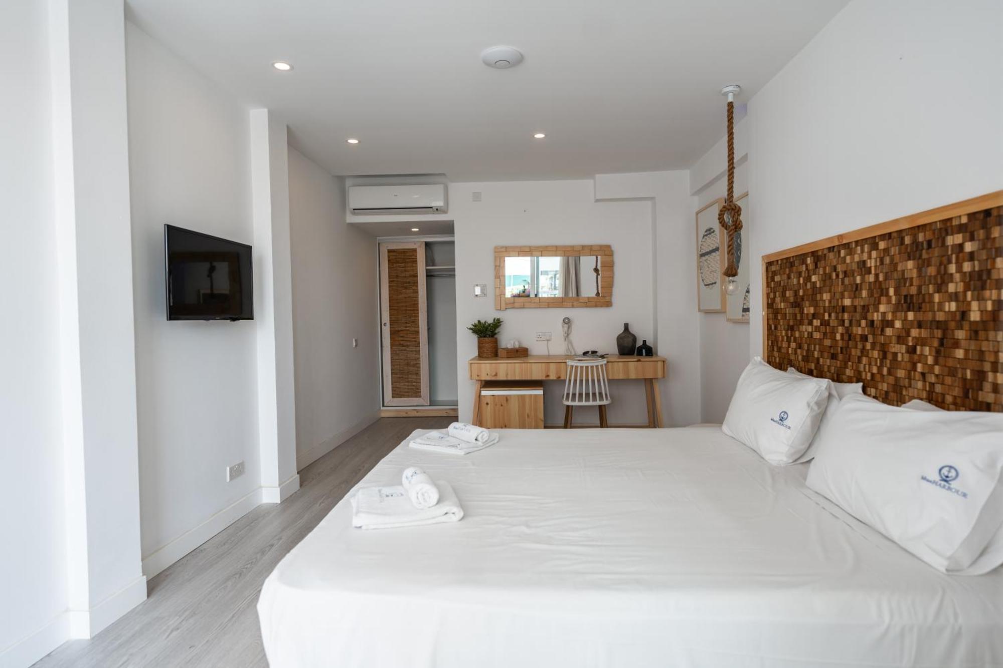 Blue Harbour Boutique Aparthotel Ayia Napa Exterior photo