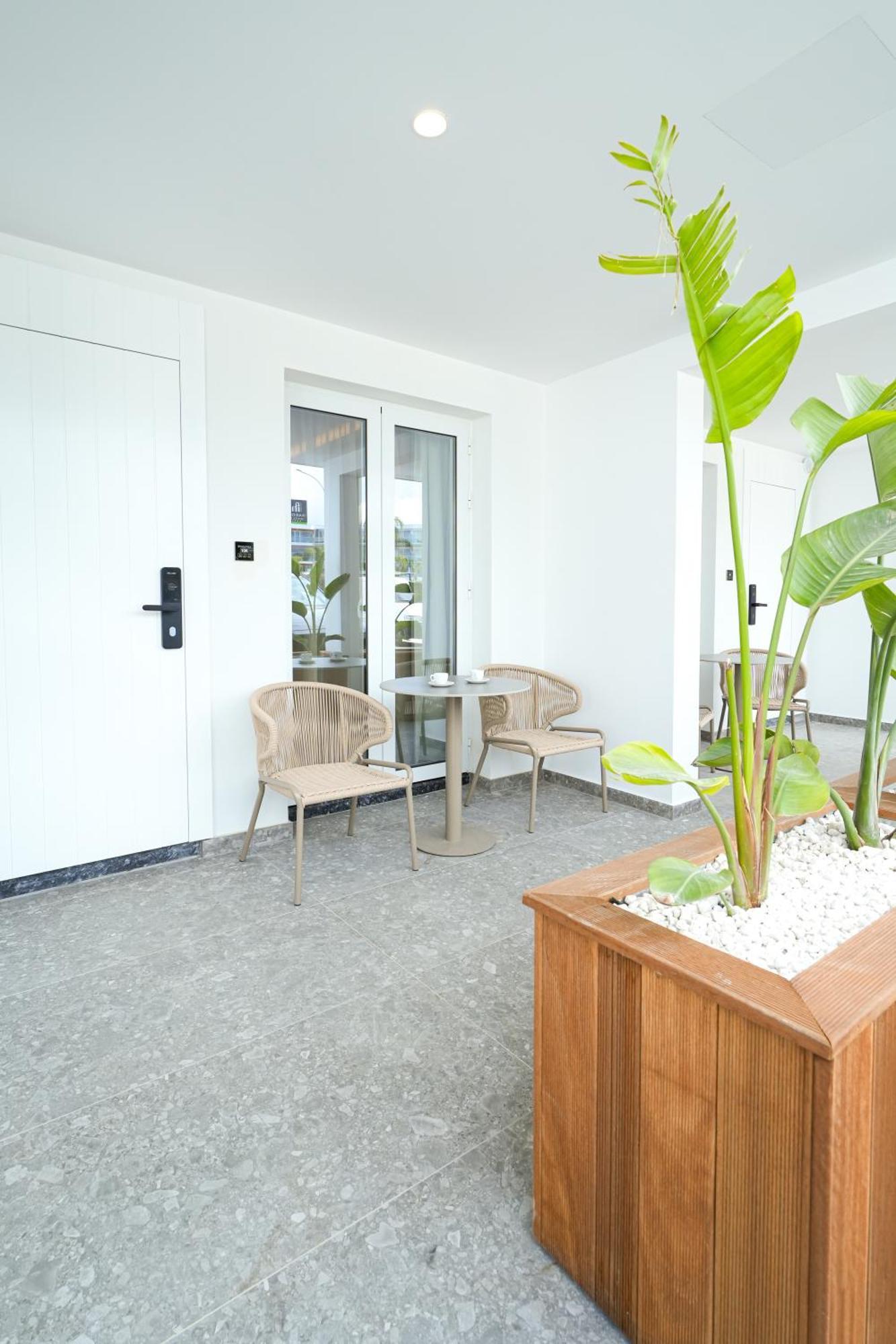 Blue Harbour Boutique Aparthotel Ayia Napa Exterior photo